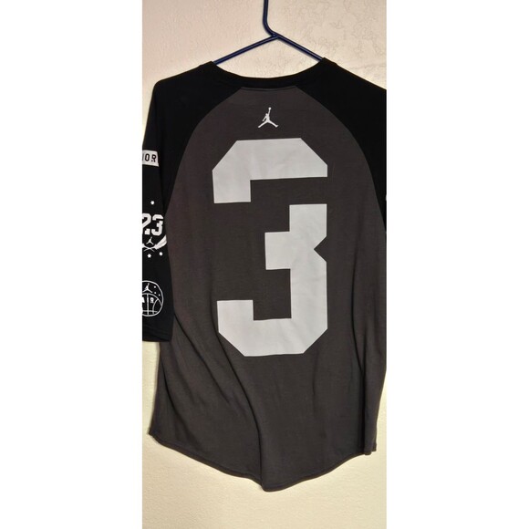Men's Jordan #23, 3/4 length shirt in excellent condition size  L - Picture 3 of 6